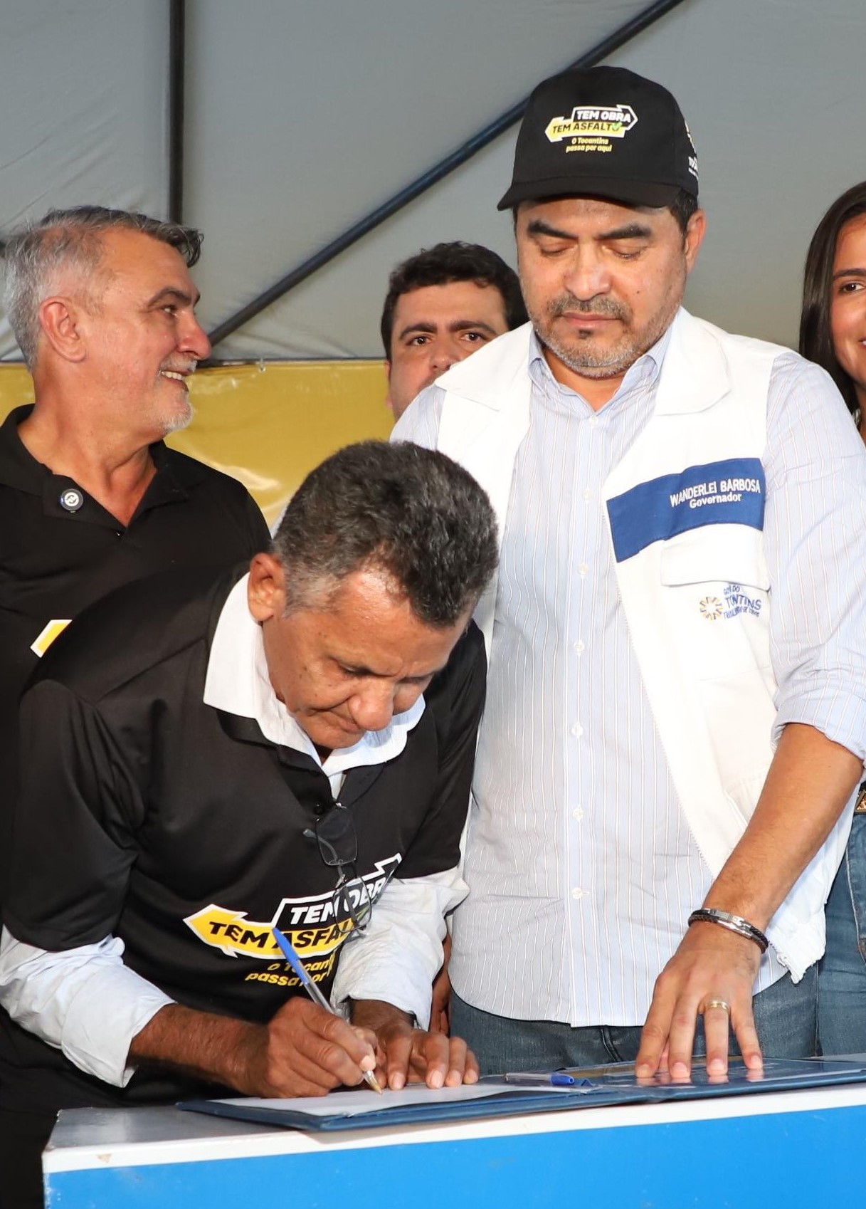 Governador Wanderlei Barbosa assina Ordem de Serviço da TO-020 em Centenário